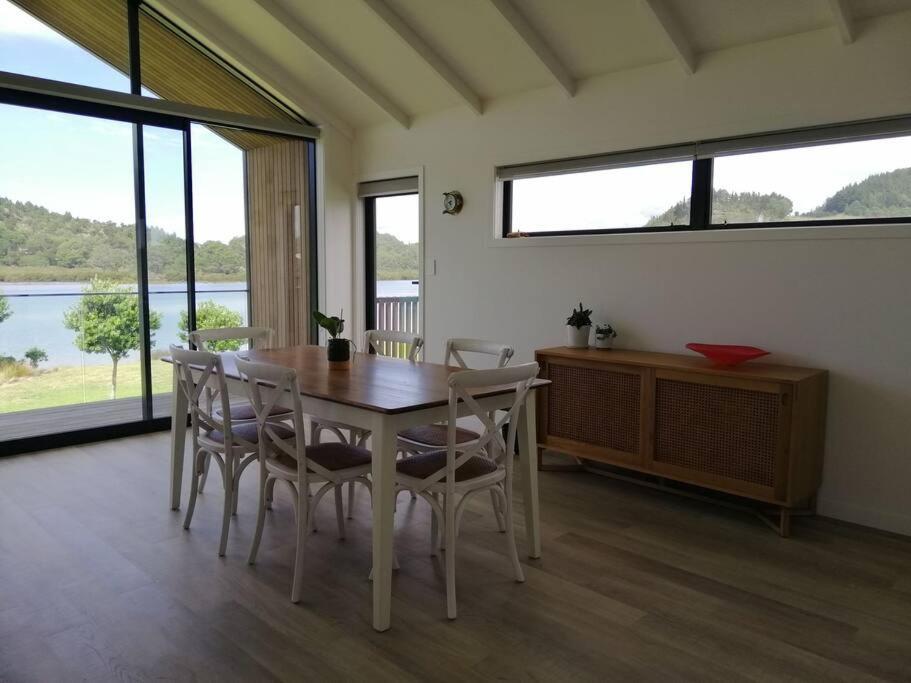 Purangi Waterfront Retreat - 2 Bedroom Cooks Beach Extérieur photo