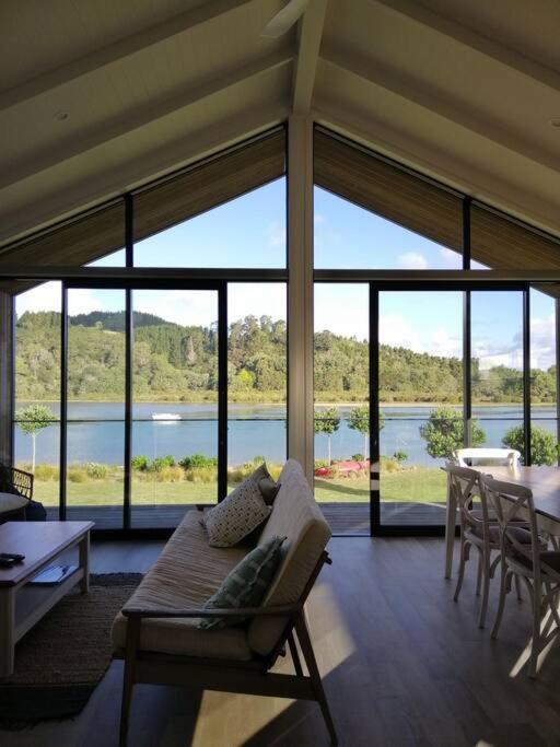 Purangi Waterfront Retreat - 2 Bedroom Cooks Beach Extérieur photo