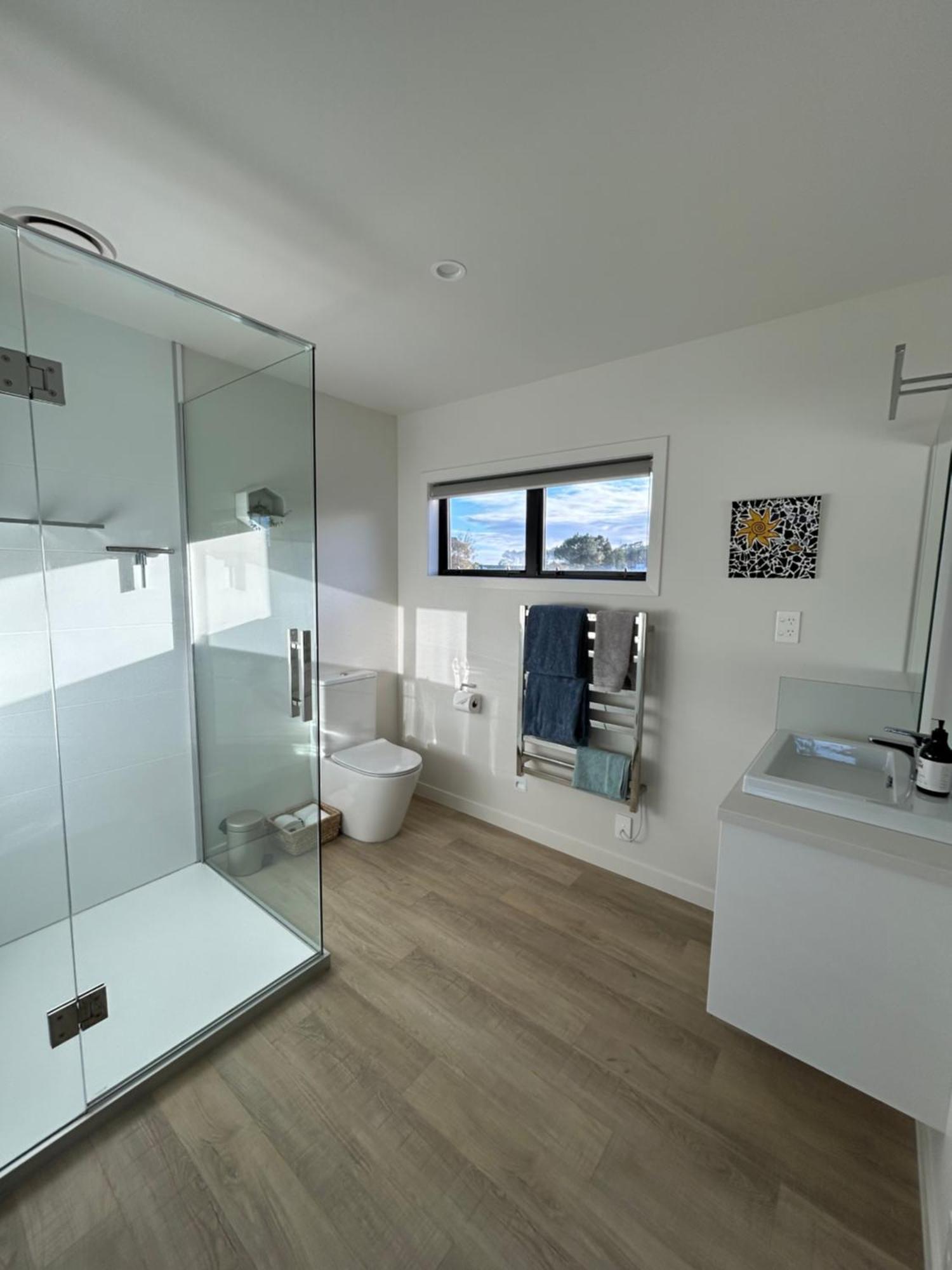 Purangi Waterfront Retreat - 2 Bedroom Cooks Beach Extérieur photo